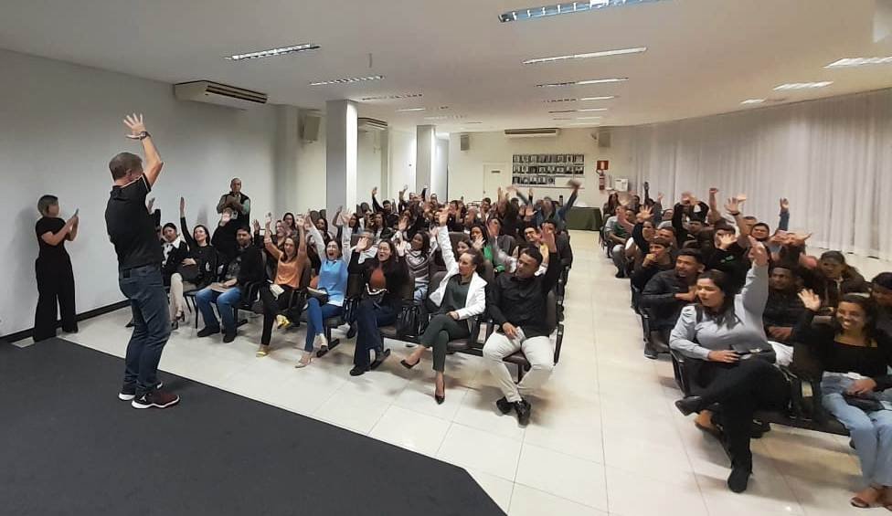 Na Acita, Ciro Bottini mostra como usar novas ferramentas de vendas ...